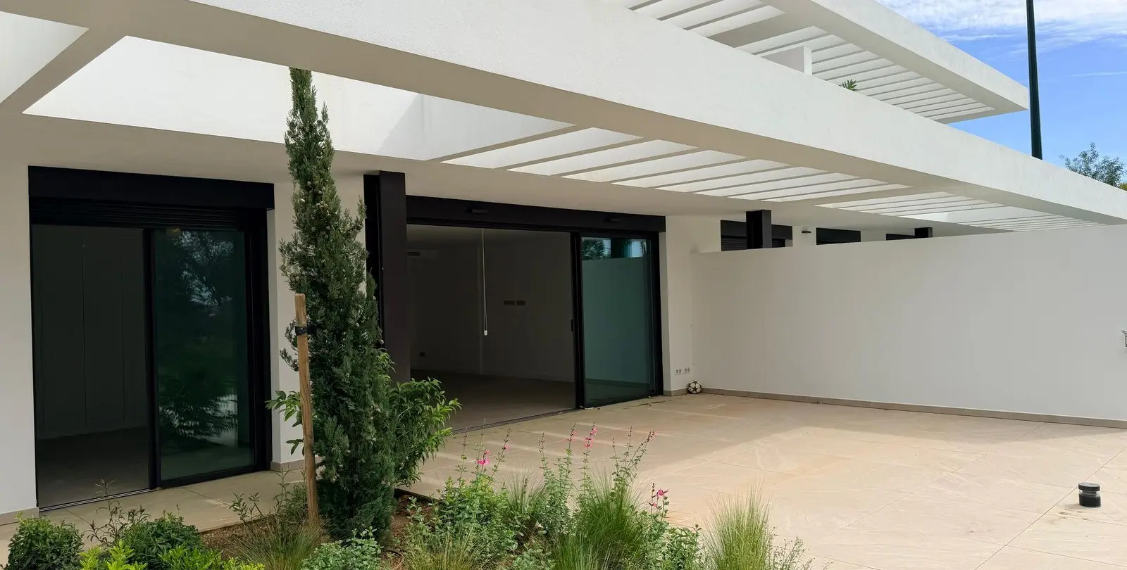 Продажа апартаментов на первом этаже в Bahía de Marbella 13
