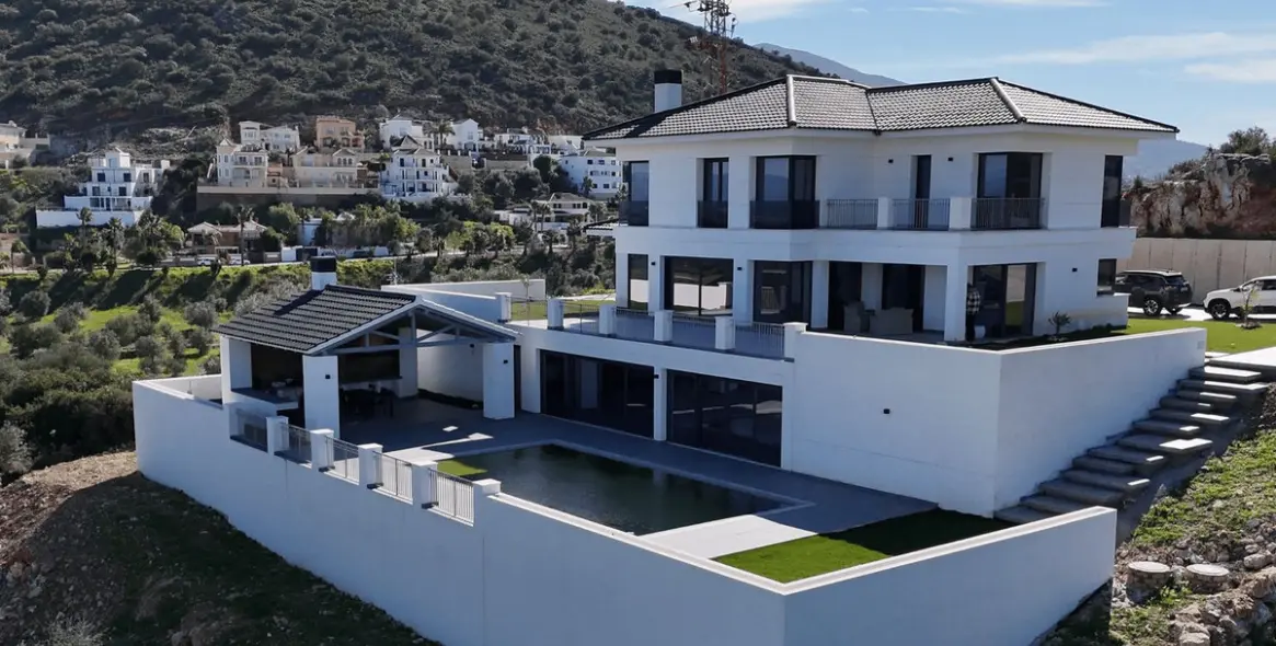 Venta de villa independiente en Coín 2