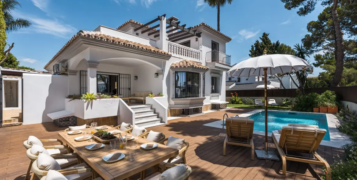 Venta de villa independiente en Puerto Banús 1