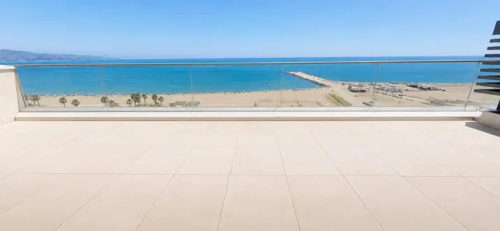 Venta de apartamento en planta media en Málaga 2
