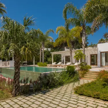 Venta de villa independiente en Las Brisas