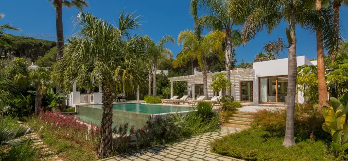 Venta de villa independiente en Las Brisas 2