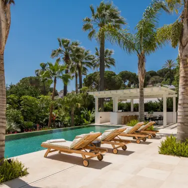 Venta de villa independiente en Las Brisas