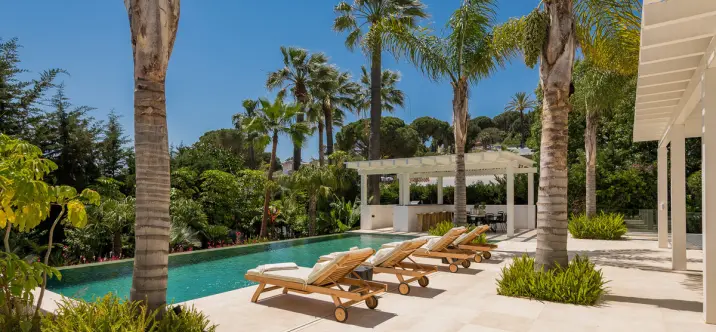 Venta de villa independiente en Las Brisas 3