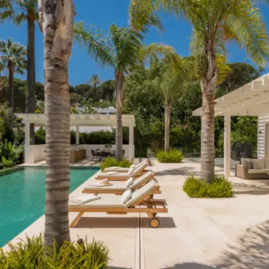 Venta de villa independiente en Las Brisas