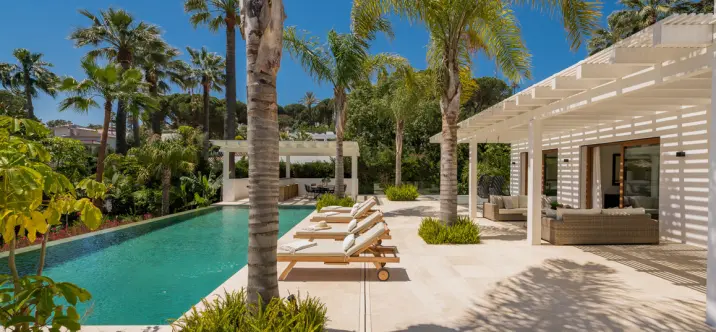 Venta de villa independiente en Las Brisas 4