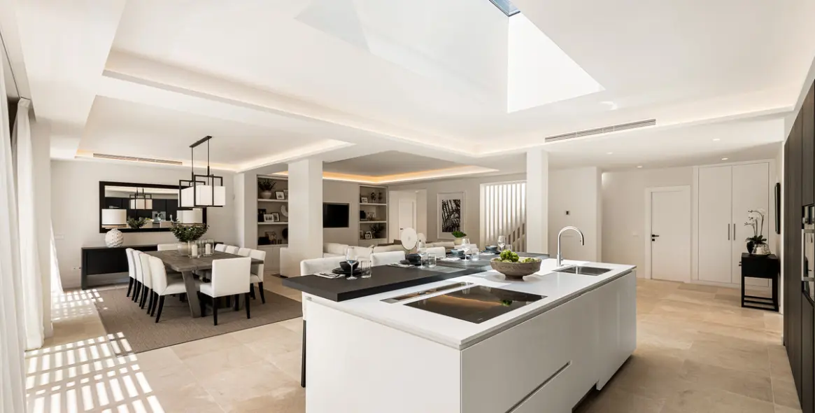 Venta de villa independiente en Las Brisas 10