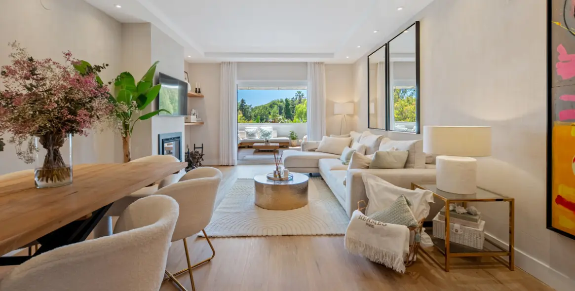 Venta de apartamento en planta media en The Golden Mile 2