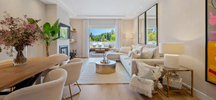 Venta de apartamento en planta media en The Golden Mile 1