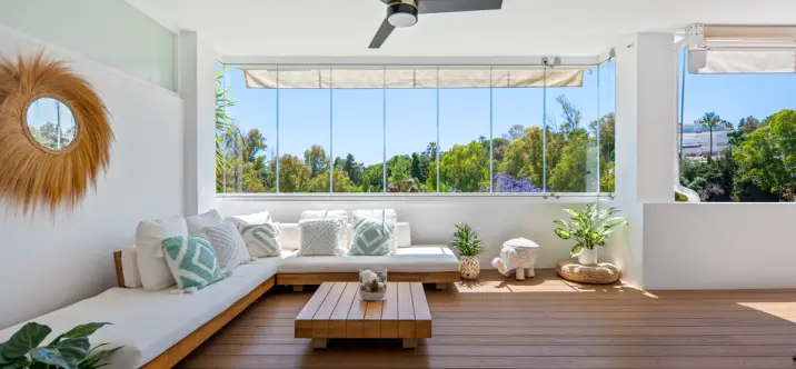 Venta de apartamento en planta media en The Golden Mile 2