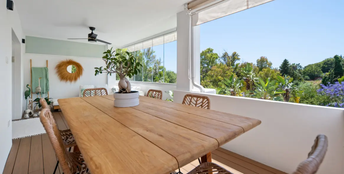 Venta de apartamento en planta media en The Golden Mile 4