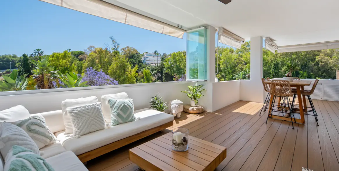 Venta de apartamento en planta media en The Golden Mile 5