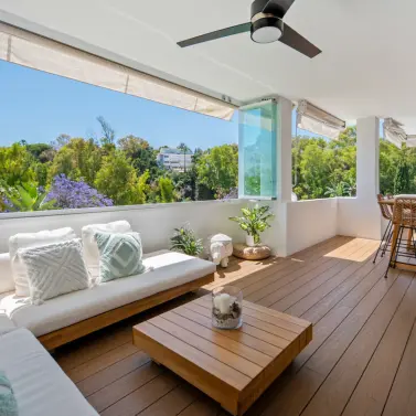 Venta de apartamento en planta media en The Golden Mile