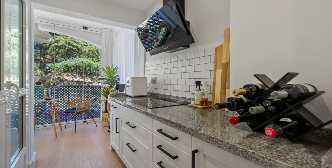 Venta de apartamento en planta media en The Golden Mile 11