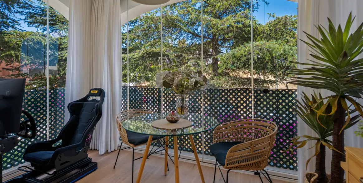 Venta de apartamento en planta media en The Golden Mile 13