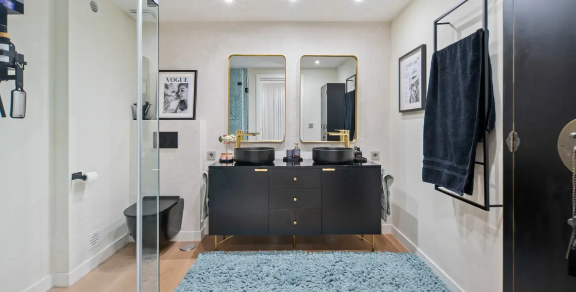 Venta de apartamento en planta media en The Golden Mile 22