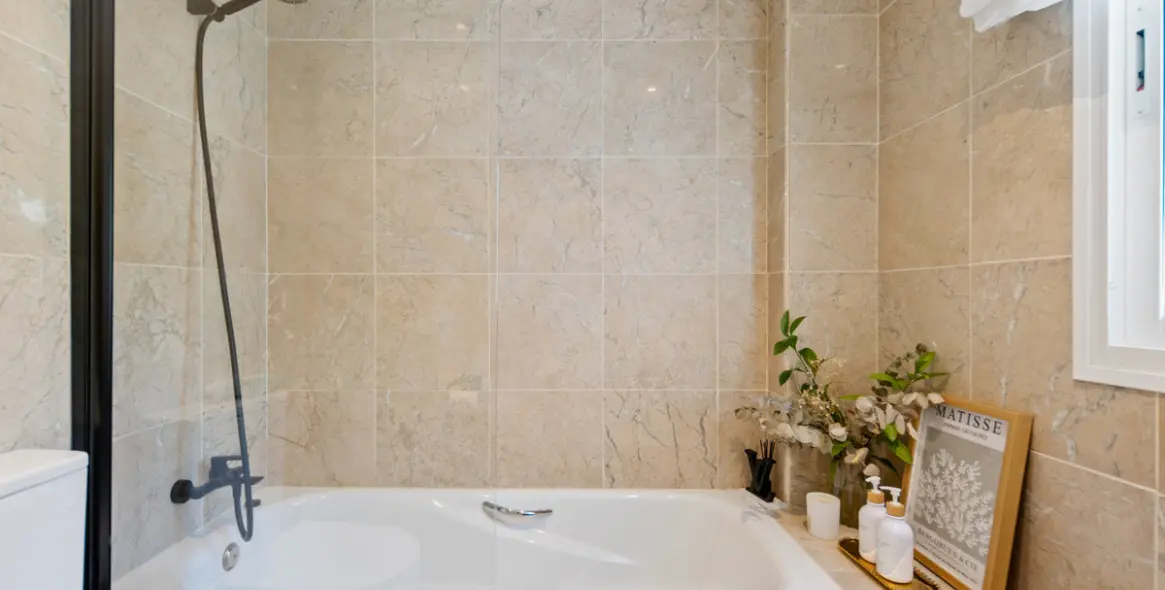 Venta de apartamento en planta media en The Golden Mile 25