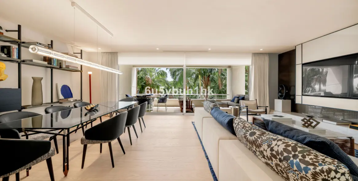 Venta de apartamento en planta media en El Retiro de Nagueles 2