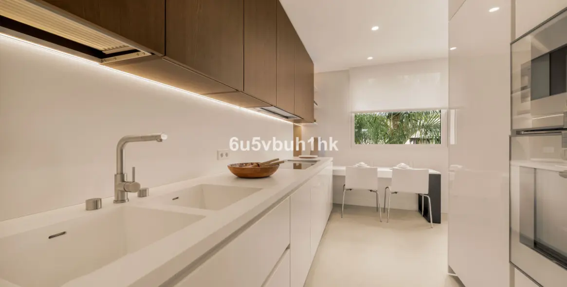 Venta de apartamento en planta media en El Retiro de Nagueles 11