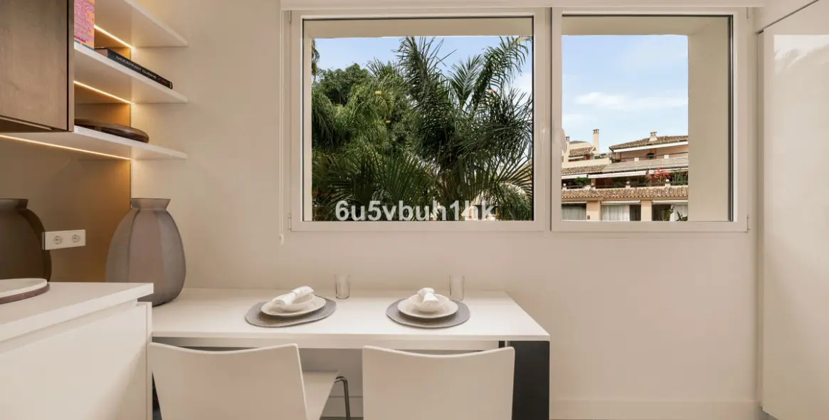 Venta de apartamento en planta media en El Retiro de Nagueles 12