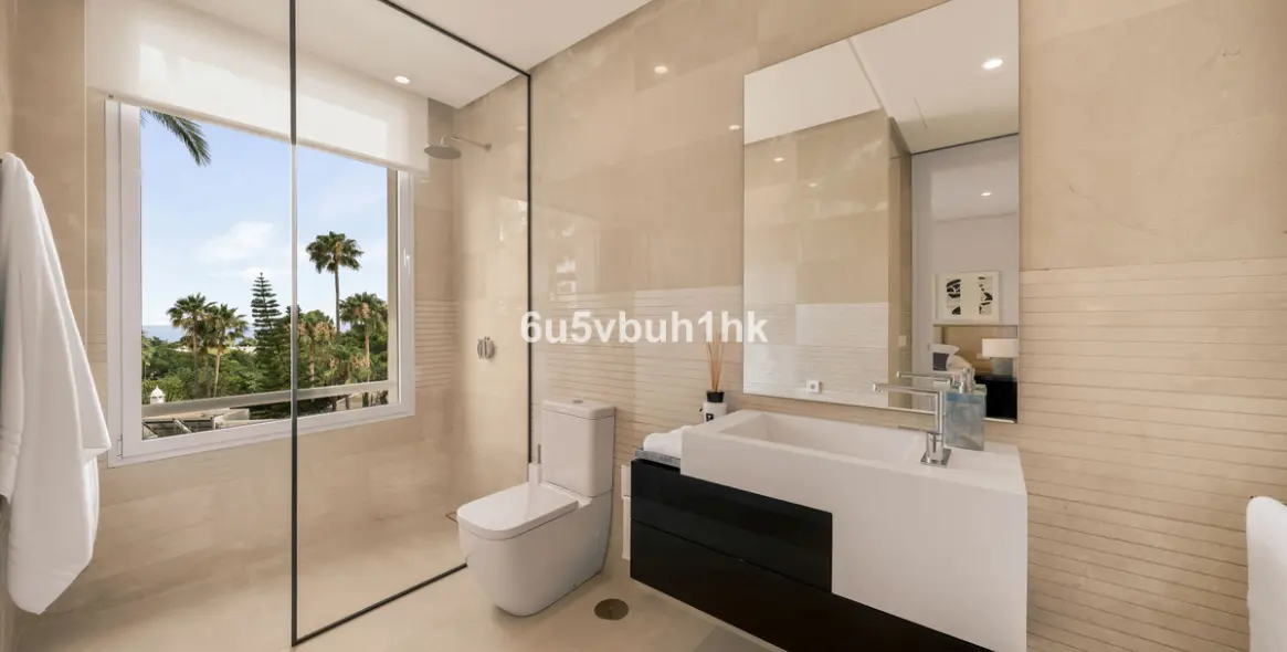 Venta de apartamento en planta media en El Retiro de Nagueles 21