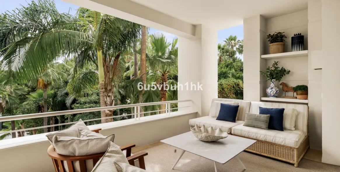 Venta de apartamento en planta media en El Retiro de Nagueles 27