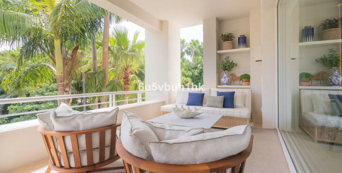 Venta de apartamento en planta media en El Retiro de Nagueles 28
