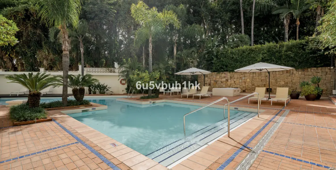 Venta de apartamento en planta media en El Retiro de Nagueles 33