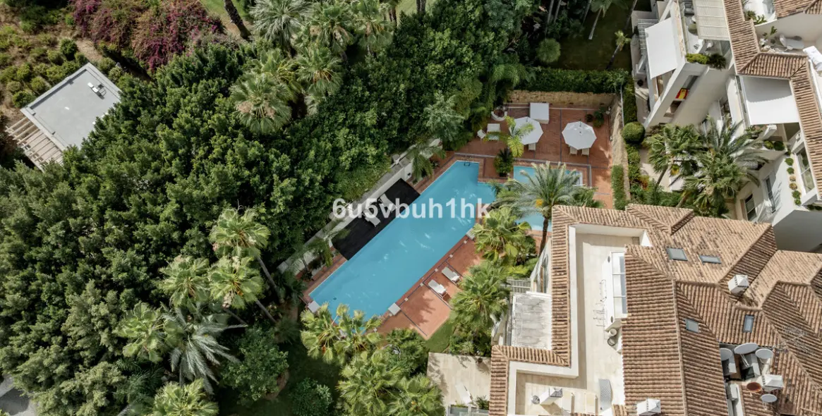 Venta de apartamento en planta media en El Retiro de Nagueles 38