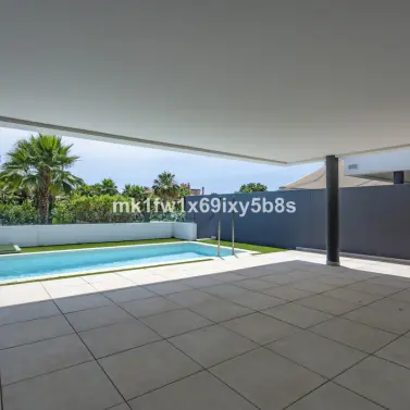 Long-term rent of middle floor apartment in Estepona