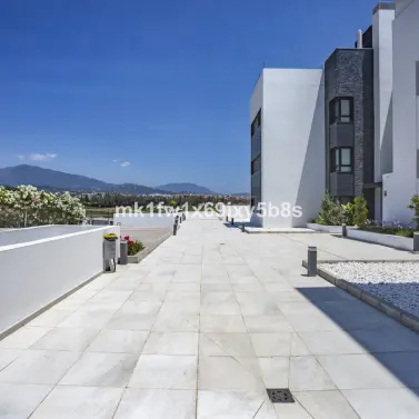 Long-term rent of middle floor apartment in Estepona