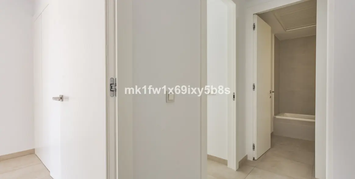 Alquiler a largo plazo de apartamento en planta media en Estepona 18