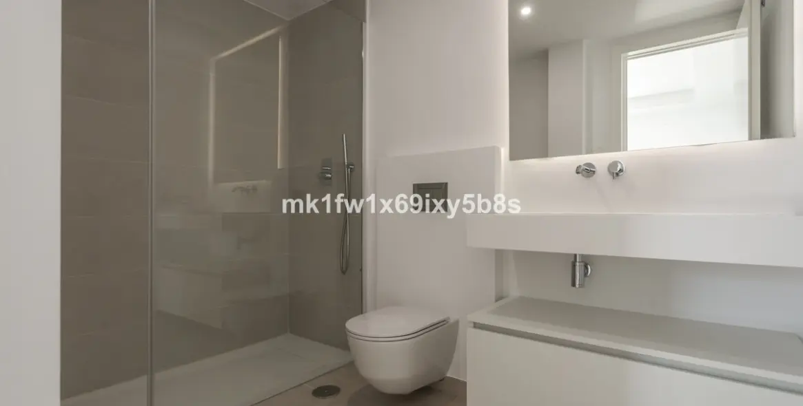 Alquiler a largo plazo de apartamento en planta media en Estepona 22