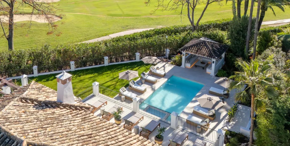 Venta de villa independiente en Nueva Andalucía 2