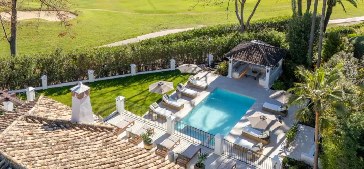 Venta de villa independiente en Nueva Andalucía 1