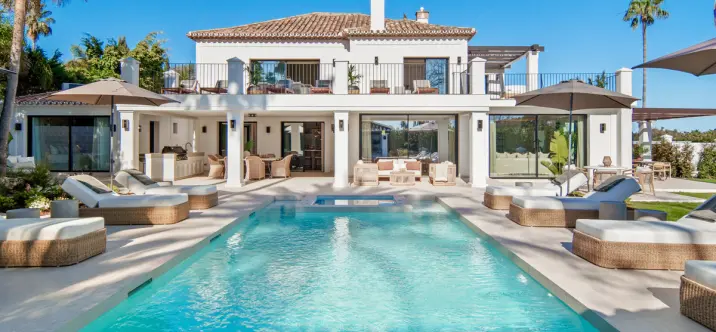 Venta de villa independiente en Nueva Andalucía 2