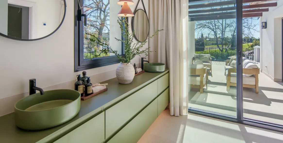 Venta de villa independiente en Nueva Andalucía 16