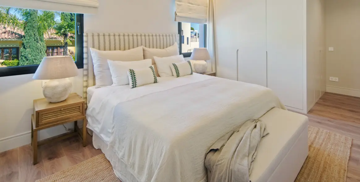 Venta de villa independiente en Nueva Andalucía 21