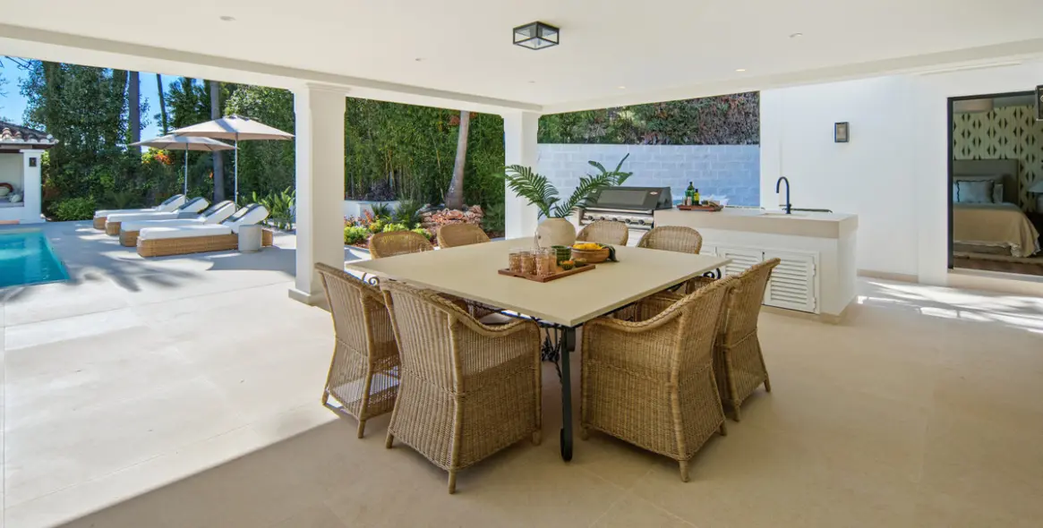 Venta de villa independiente en Nueva Andalucía 30