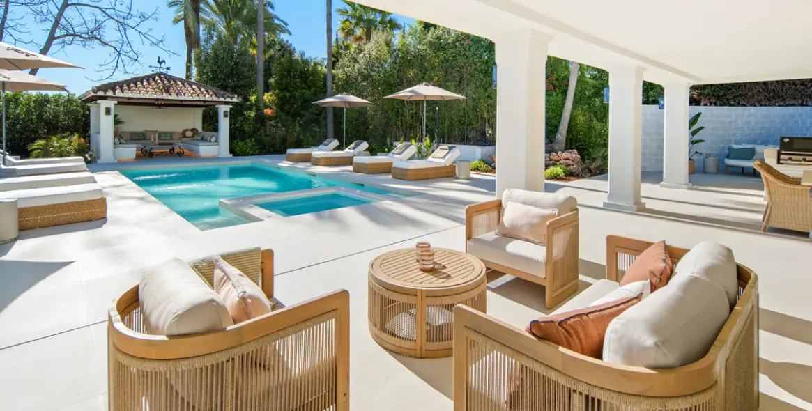 Venta de villa independiente en Nueva Andalucía 32
