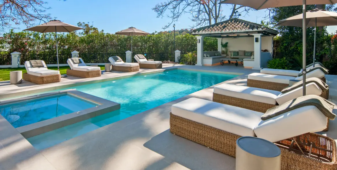 Venta de villa independiente en Nueva Andalucía 33