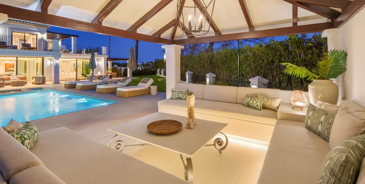 Venta de villa independiente en Nueva Andalucía 51