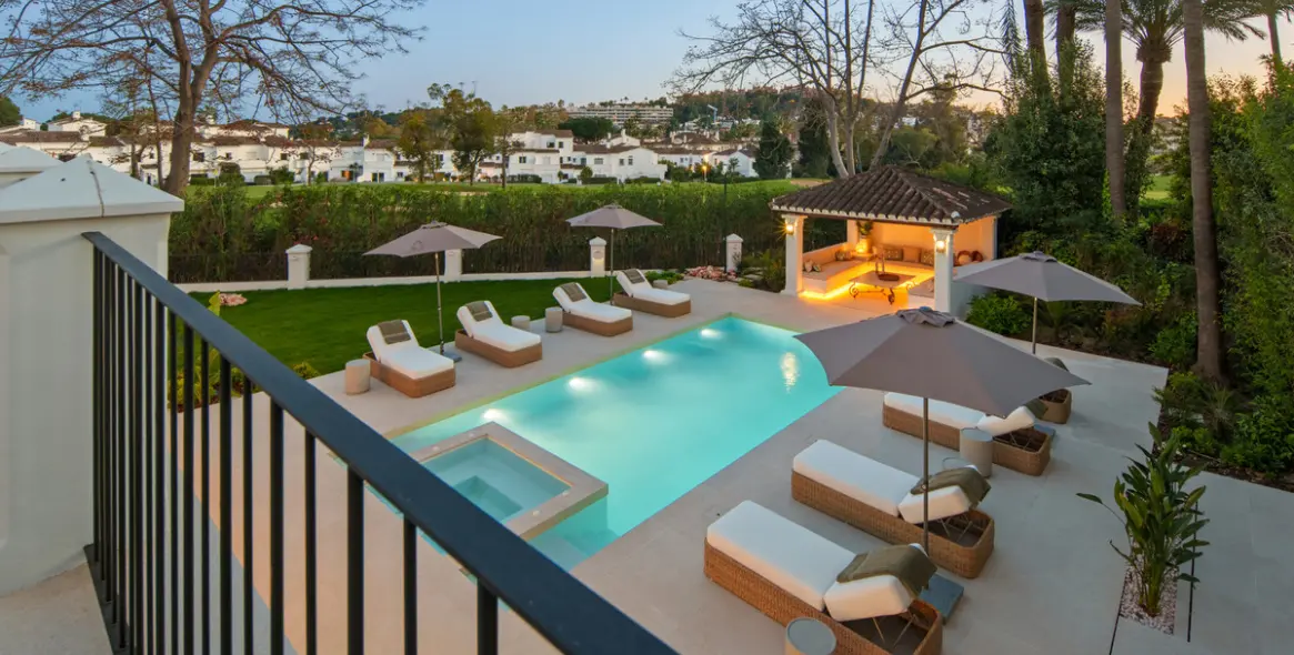 Venta de villa independiente en Nueva Andalucía 61