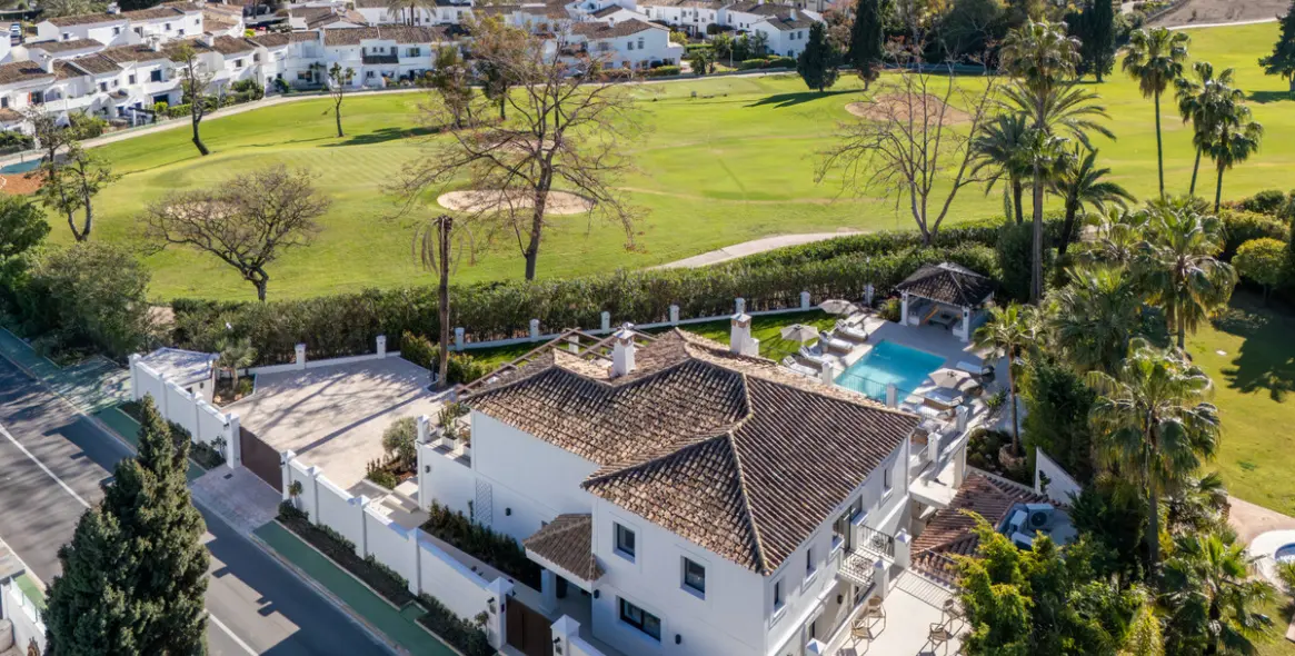 Venta de villa independiente en Nueva Andalucía 67