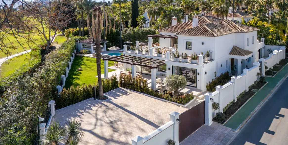 Venta de villa independiente en Nueva Andalucía 70