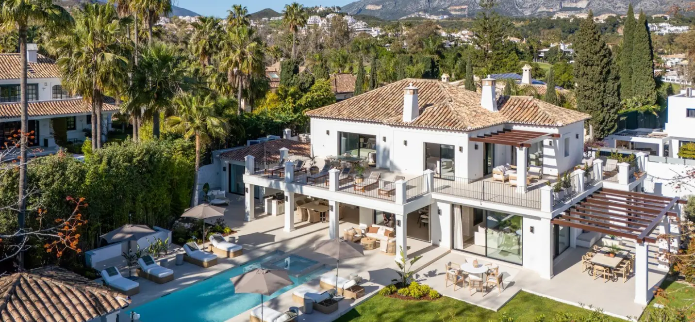 Sale of detached villa in Nueva Andalucía 0