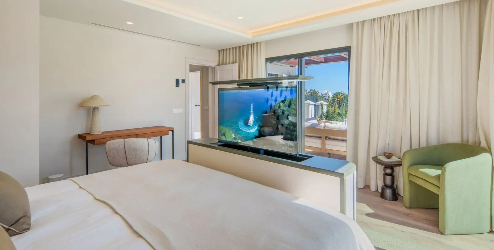 Venta de villa independiente en Nueva Andalucía 15