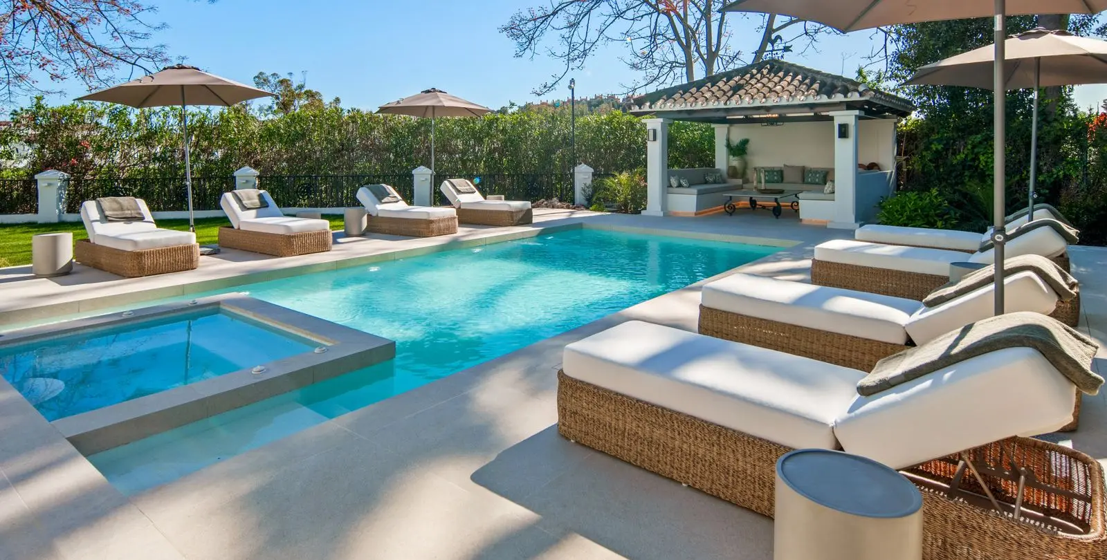 Venta de villa independiente en Nueva Andalucía 33