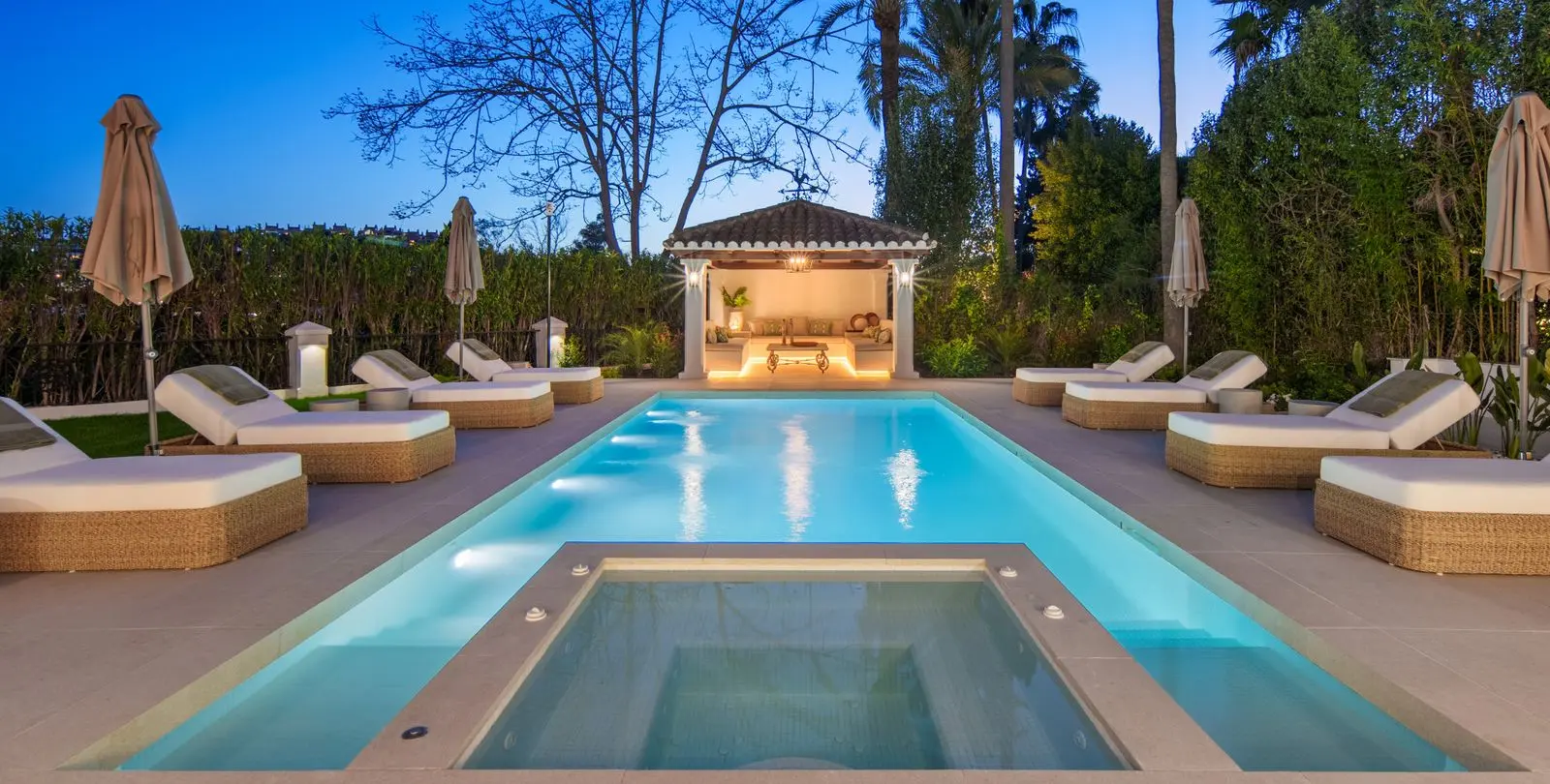 Venta de villa independiente en Nueva Andalucía 41