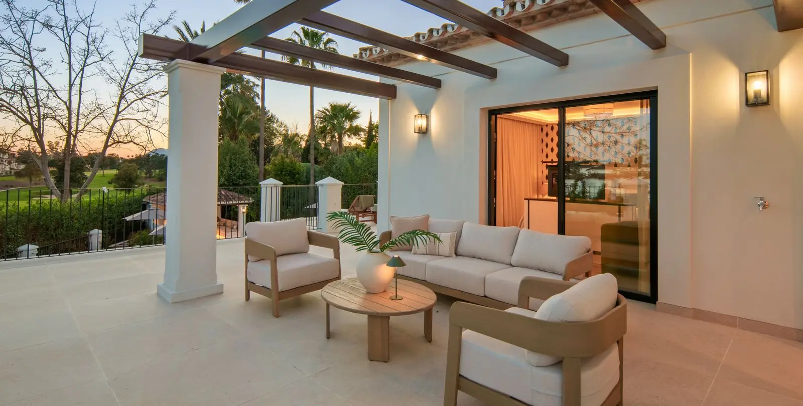 Venta de villa independiente en Nueva Andalucía 46